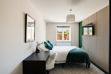 1 bedroom in a house share to rent - Photo 2