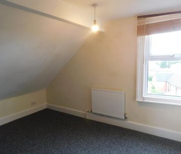 4 bedroom semi-detached house to rent - Photo 5