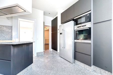 Villa de caractère de 364 m² - 4 chr & Jardin arboré de 750 m² - Photo 2