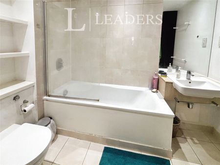 apartment to rent The Belvedere, Homerton Street, Cambridge, CB2 - Photo 4