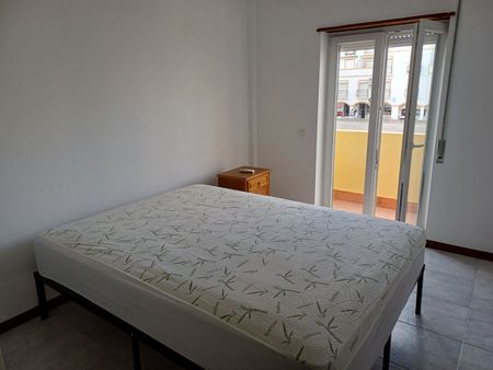 Apartamento T2 mobilado para arrendamento anual no centro Vila Real de Santo António - Photo 5