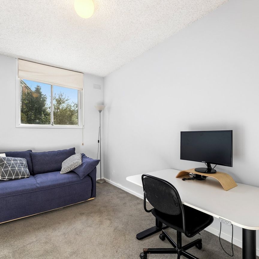 Furnished Ground Floor Living with Private Courtyard Access - Photo 1