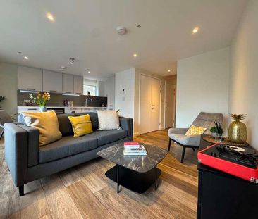 Queen Street, Maidenhead, Berkshire, SL6 - Photo 1