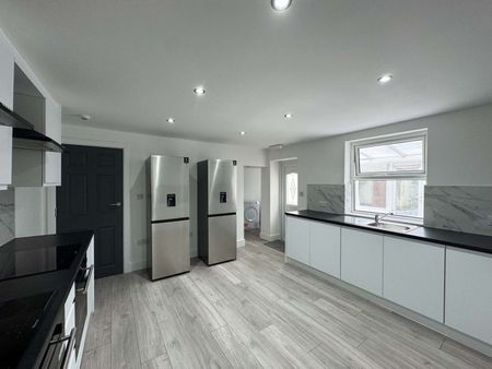 Modern studio rooms in L9, bills included Room 3 - Photo 3