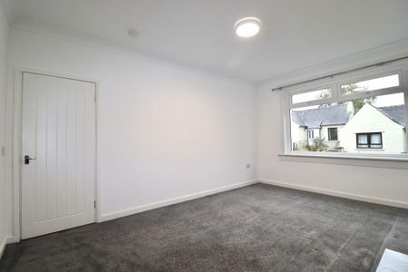 4 bedroom semi-detached house to rent - Photo 2