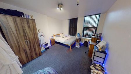 4 bedroom flat to rent - Photo 5