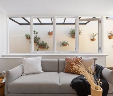 A fresh take on classic Victorian charm - Photo 6