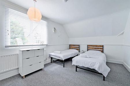 6 bedroom semi-detached house to rent - Photo 5