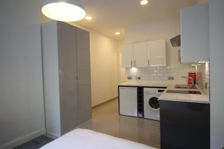 Studio to rent - Photo 2