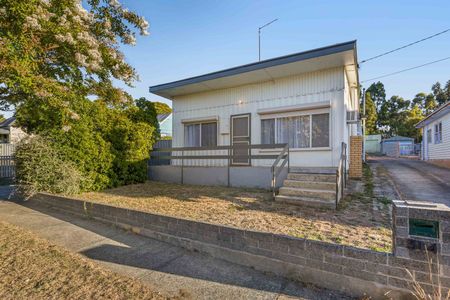 Comfortable Living in Ballarat East - Photo 3