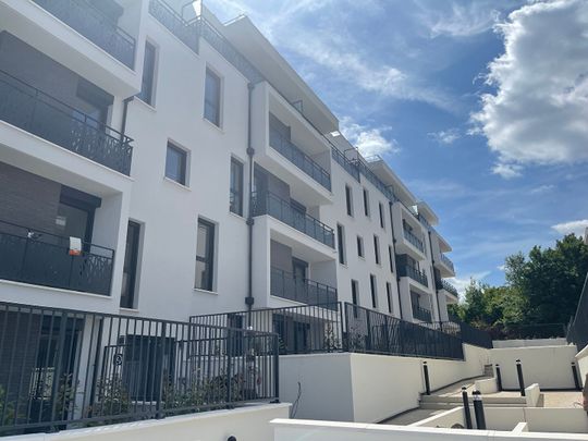 Appartement Noisy Le Grand 2 pièces 39.42 m2 avec terrasse et parking - Photo 1