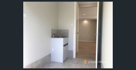 Family-Friendly Gem in Hamlyn Terrace - Photo 2