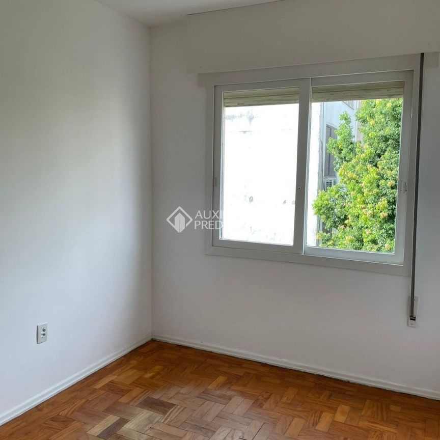 Apartamento com 2 quartos e 61m² para alugar em Petrópolis, Porto Alegre. - Photo 1