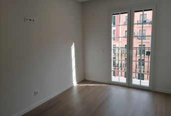 Fantástico Apartamento T2 para Arrendamento na Amadora