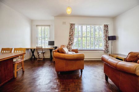 Room in a Shared Flat, Vanbrugh Fields, SE3 - Photo 3