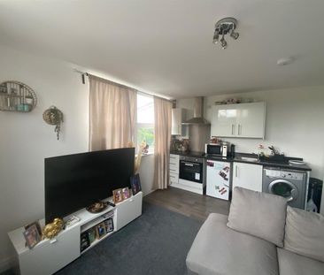 1 bedroom Flat To Let - Photo 1