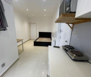 Studio to rent - Photo 3