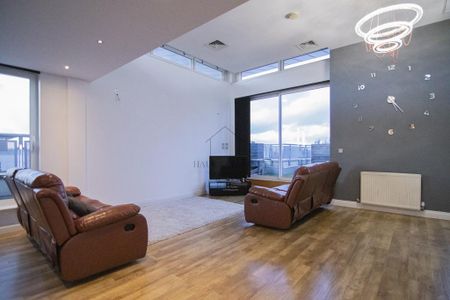 3 bedroom penthouse to rent - Photo 3
