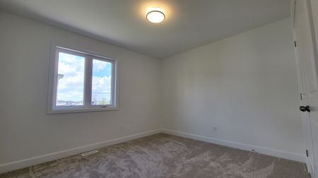 33 Walden Pond Dr, Amherstview, ON K7N 0E7 - Photo 5