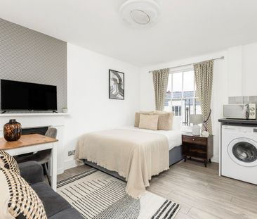 1 Bed Flat, Leinster Gardens, W2 - Photo 6