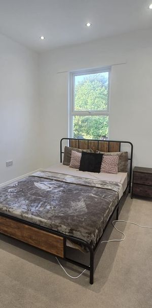 Room in a Shared House, Stroud Road, SE25 - Photo 2