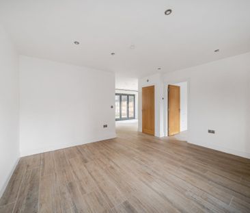 3 bedroom detached house to rent - Photo 2