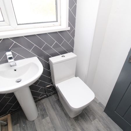 Room For Rent Broadway, Pontypridd - Photo 3