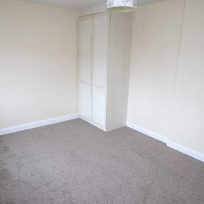 2 bedroom property to rent in Newton Le Willows - Photo 1