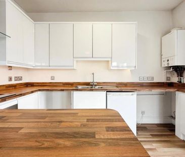 A spacious and bright two bedroom flat in Imperial Chambers, close ... - Photo 4