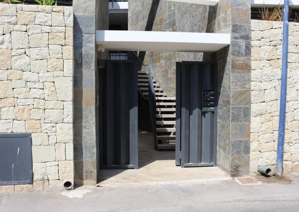 Se alquila chalet Adosado de Alto Standing en la playa de poniente de Benidorm