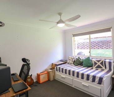 SPLIT LEVEL FAMILY HOME - Photo 4