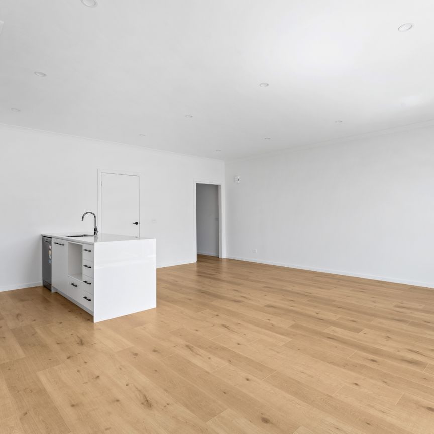 41 Currawong Street, Preston VIC 3072 - Townhouse For Rent | Domain - Photo 1