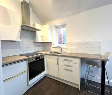 6 bedroom flat to rent - Photo 1