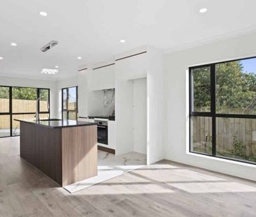 New 3 bedroom house Mangere - Photo 1