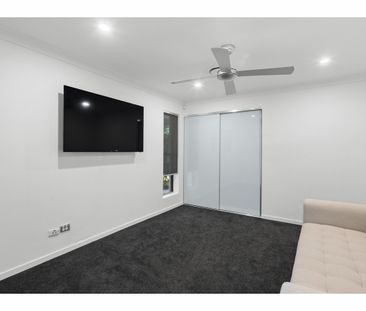 15 Bombala Street, Broadbeach Waters QLD 4218 - House For Rent | Do... - Photo 4