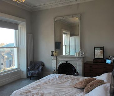 Beautiful Georgian home in the heart of Bray - Photo 2