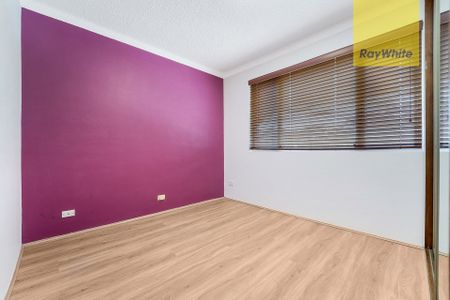 Stylish 2-Bedroom Apartment with Lock-Up Garage in Prime Parramatta Location - Photo 2