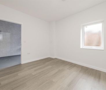 1 bed Apartment To Let - Photo 1