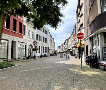 KREFELD-UERDINGEN: SCHÖNE 3,5-ZIMMER WOHNUNG IN RHEINNÄHE ZU MIETEN! - Foto 1