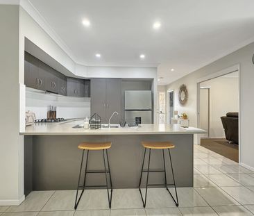 Spacious Family Living in the Heart of Parklakes Estate - Photo 5