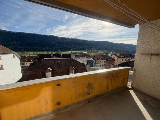 "Beau, 3.5 Piéces appartement rénové avec balcon!" - Photo 1