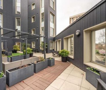New Willow House, Plaistow, E13 - Photo 3