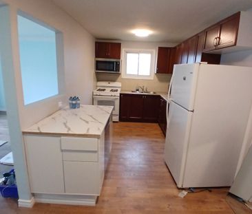 For Lease - 4492 DORCHESTER Road, Niagara Falls, Ontario - Photo 6