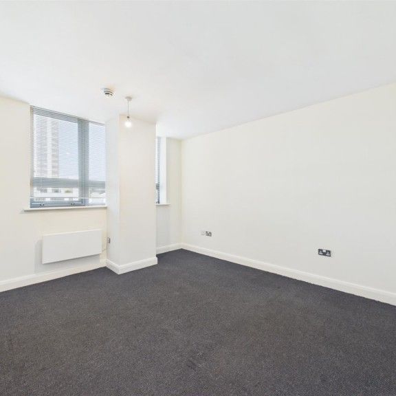 1 BED Apartment To rent - Photo 1