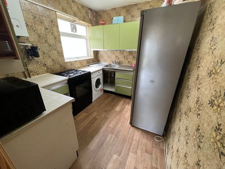 Hibernia Gardens, Hounslow, Middlesex, TW3 3SB - Photo 4