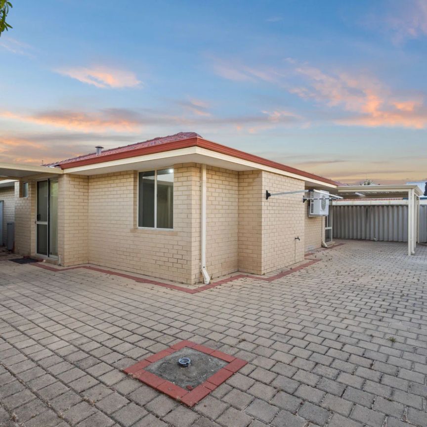 37A Admiralty Crescent, - Photo 1