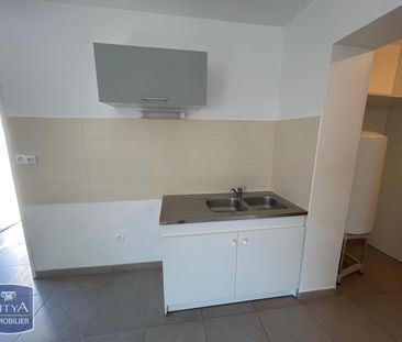 Location Appartement 2 pièces 43m² PORT DE BOUC 13110 - Photo 2