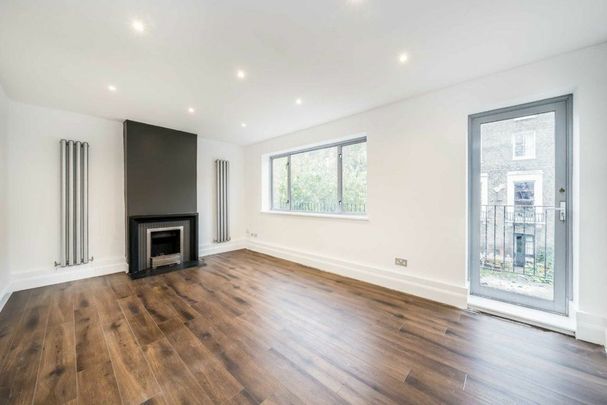 Murray Mews, Camden, NW1 - Photo 1