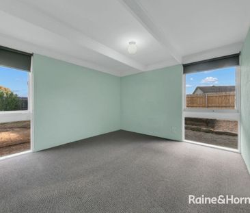 Natural Light & Leafy Vibe - Photo 6