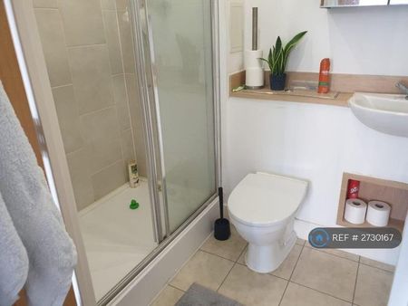 3 bedroom maisonette to rent - Photo 5